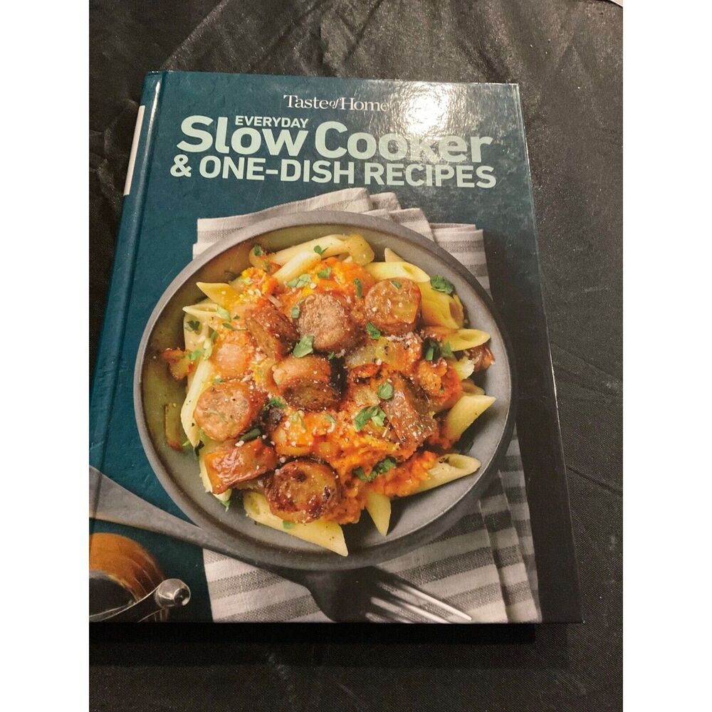 Taste of Home Everyday Slow Cooker‎ & One-Dish Recipes Hardcover Cookbook